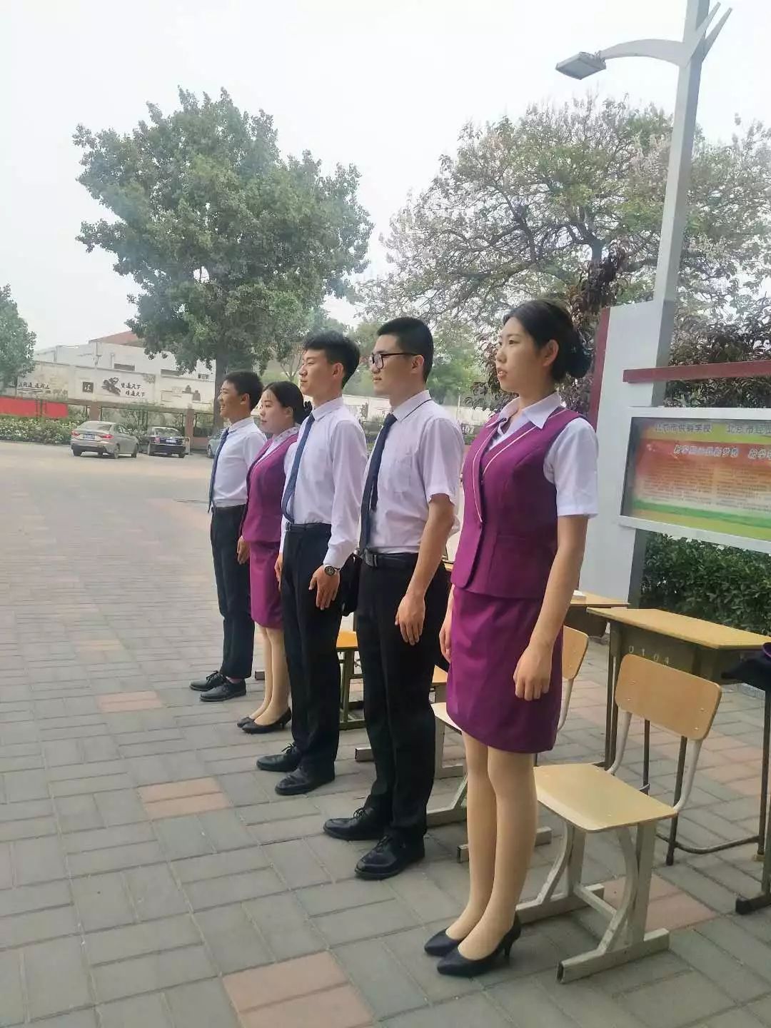 學校禮儀隊 行為的榜樣，顏值的擔當，餐廳服務的典范